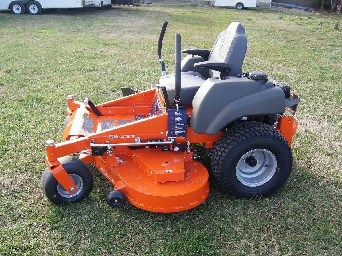 Husqvarna MZ61 61″ Zero Turn Lawns Mowers 24HP KAW (Scratch and Dent) 3 Husqvarna MZ61 61″ Zero Turn Lawns Mowers 24HP KAW (Scratch and Dent) - Image 3
