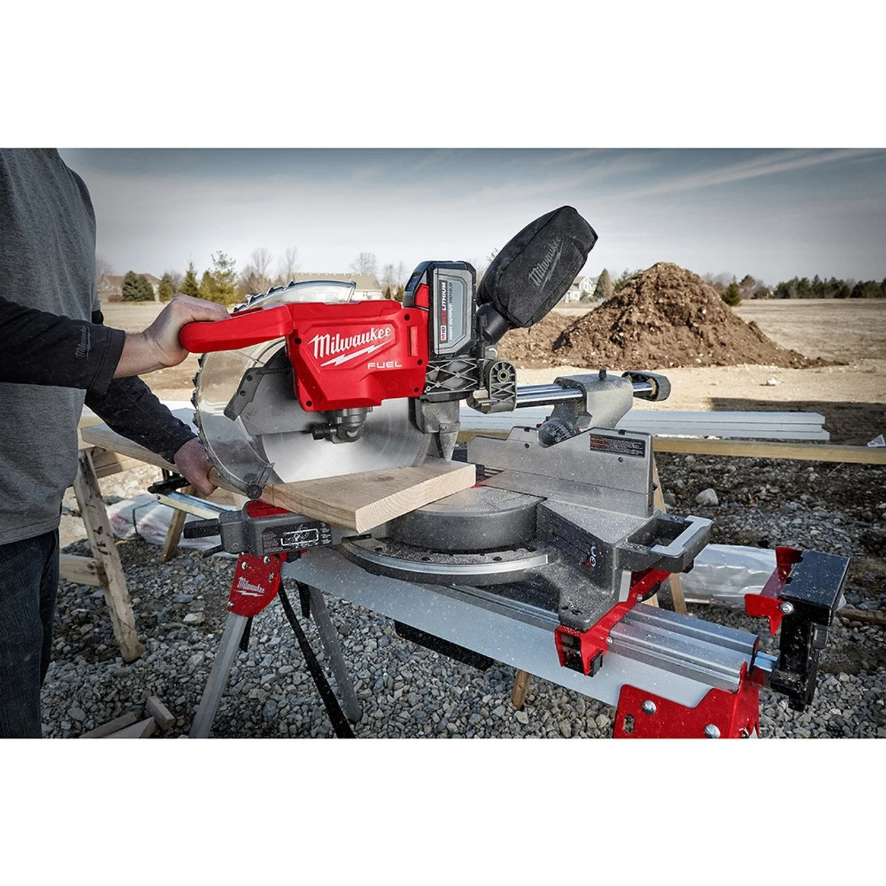 SKIL SPT88-01 12″ Worm Drive Dual Bevel Sliding Miter Saw 2 SKIL SPT88-01 12″ Worm Drive Dual Bevel Sliding Miter Saw - Image 2